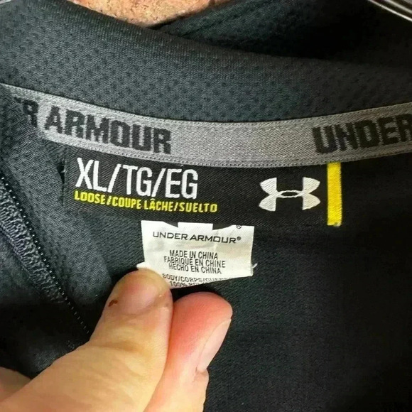 Under Armour full zip up - Picture 2 of 3